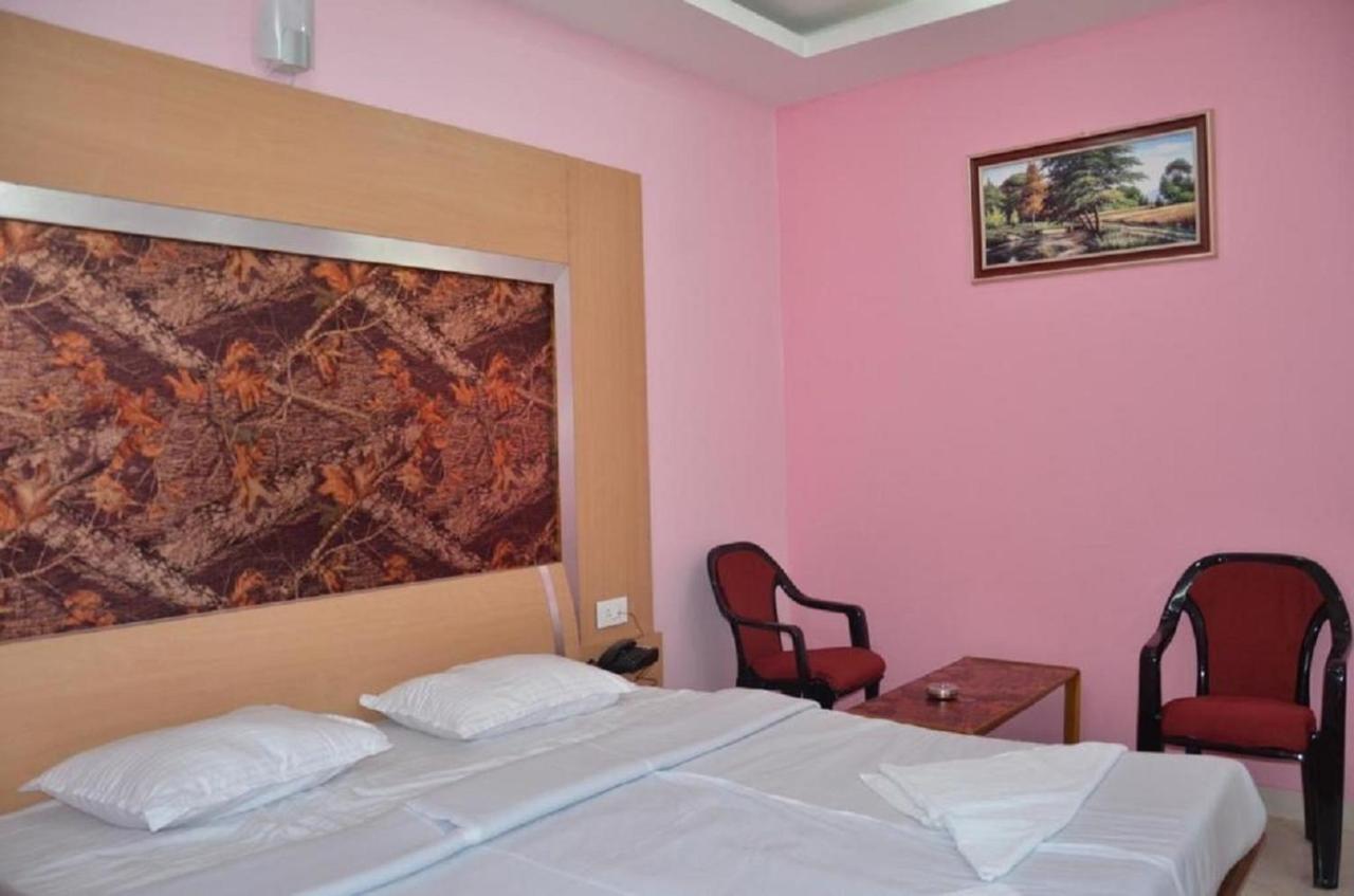 Hotel Barbareek Shillong Bagian luar foto