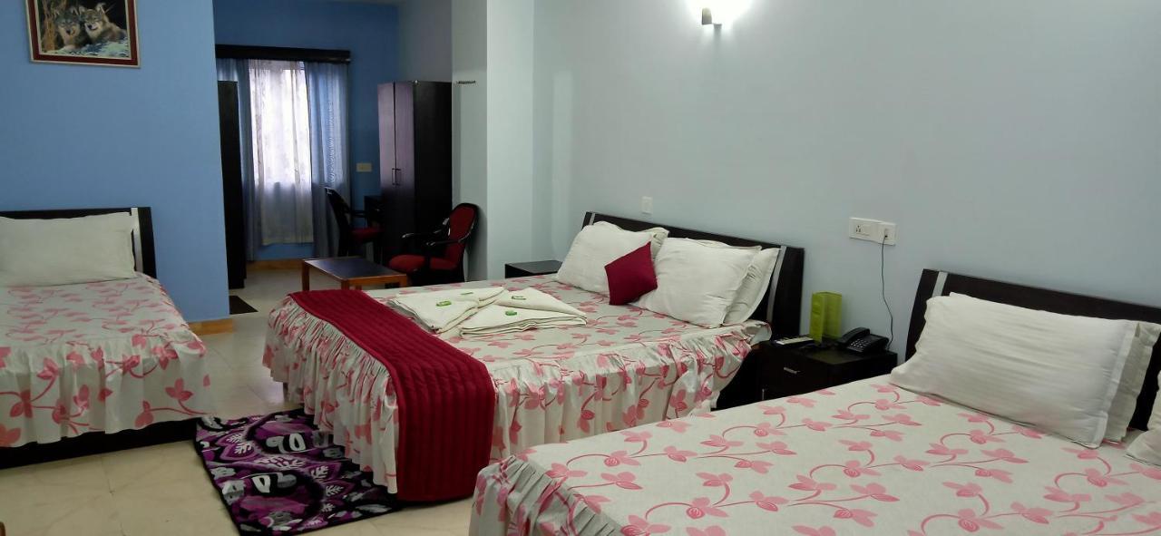 Hotel Barbareek Shillong Bagian luar foto